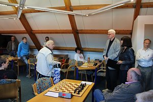 1. Sondersh&auml;user Schach open er&ouml;ffnet