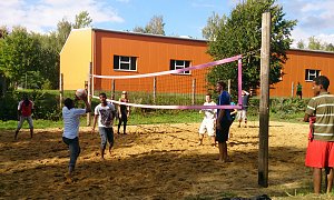Interkulturelles Volleyballturnier auf dem Abenteuerspielplatz