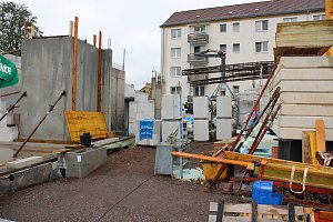Grundsteinlegung f&uuml;r neues Wohn- und Gesch&auml;ftshaus