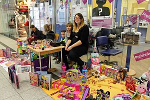 Kindertrödelmarkt und Vernissage