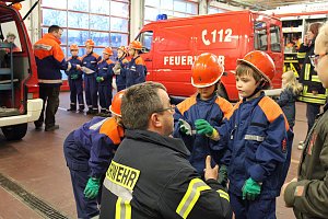 Leistungsabzeichen der Th&uuml;ringer Jugendfeuerwehr abgelegt