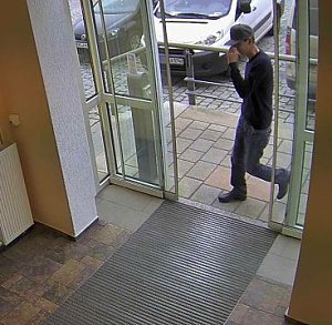 Wer kennt diesen Mann? - Polizei sucht Betr&uuml;ger in Artern