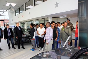 Nicht reden, handeln - die Autohaus Peter Gruppe und andere Unternehmer starten Ausbildungsoffensive