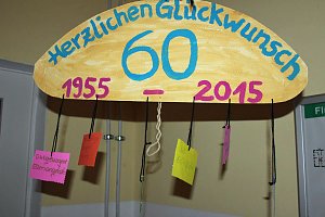 Zum 60. Spielger&auml;te und eine Torte