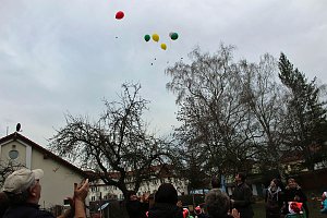 Zum 60. Spielger&auml;te und eine Torte