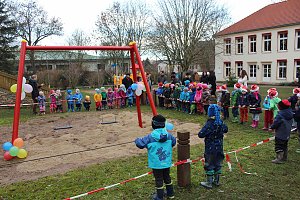 Zum 60. Spielger&auml;te und eine Torte