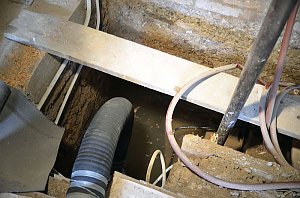 Rohrleitung in Greu&szlig;en geplatzt