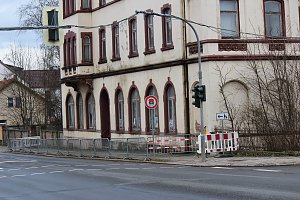 Sanieren, abrei&szlig;en oder einst&uuml;rzen lassen?