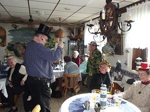 Beim singenden Fischkoch in Vehra
