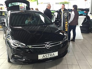 In einigen Autoh&auml;usern der Peter-Gruppe ging es heute um die Zukunft auf vier R&auml;dern