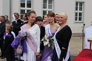 Fliederprinzessin in Amt eingef&uuml;hrt