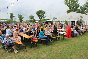 Laubk&ouml;nig gekr&ouml;nt - Geheimnis der Hofdamen gel&uuml;ftet!