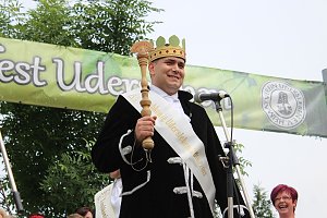 Laubk&ouml;nig gekr&ouml;nt - Geheimnis der Hofdamen gel&uuml;ftet!