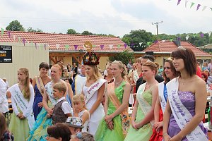Laubk&ouml;nig gekr&ouml;nt - Geheimnis der Hofdamen gel&uuml;ftet!
