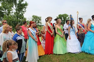 Laubk&ouml;nig gekr&ouml;nt - Geheimnis der Hofdamen gel&uuml;ftet!