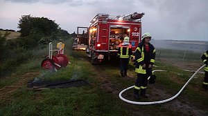 Laube geht in Flammen auf und mehr