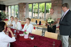 Klingender Wanderweg übergeben