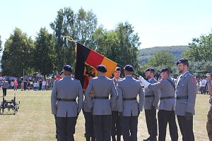 Traumhaftes Sommerwetter bei Vereidigung