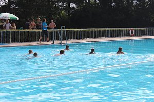 24-Stundenschwimmen gestartet