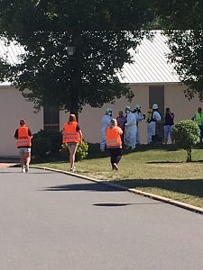 Hei&szlig;er Tanz der Rettungskr&auml;fte