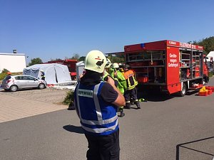Hei&szlig;er Tanz der Rettungskr&auml;fte