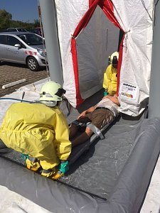 Hei&szlig;er Tanz der Rettungskr&auml;fte