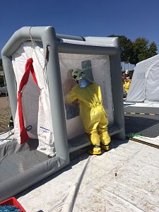 Hei&szlig;er Tanz der Rettungskr&auml;fte