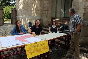 Was für ein Andrang beim Schulfest!