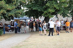 Was für ein Andrang beim Schulfest!