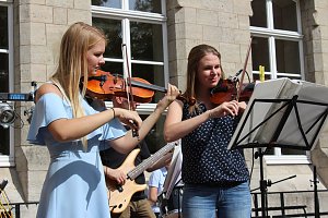 Was für ein Andrang beim Schulfest!