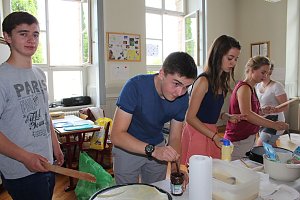 Was für ein Andrang beim Schulfest!