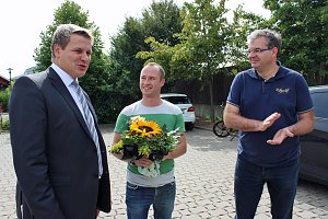 E-Tankstelle f&uuml;r Autos und Fahrr&auml;der