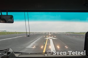 Auf dem Flughafen unterwegs