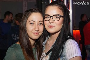 Wir bekennen Farbe! - so hieß das Motto der Nacht vom Samstag zu Sonntag im Nordhäuser Jugendclubhaus. Auf die Gäste wartete nicht nur jede Menge Licht, sondern auch jede Menge toller Musik. Wir haben wieder die Galerie für Sie zusammengestellt.