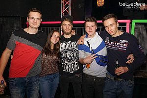 Wir bekennen Farbe! - so hieß das Motto der Nacht vom Samstag zu Sonntag im Nordhäuser Jugendclubhaus. Auf die Gäste wartete nicht nur jede Menge Licht, sondern auch jede Menge toller Musik. Wir haben wieder die Galerie für Sie zusammengestellt.
