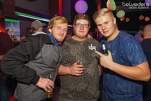 Wir bekennen Farbe! - so hieß das Motto der Nacht vom Samstag zu Sonntag im Nordhäuser Jugendclubhaus. Auf die Gäste wartete nicht nur jede Menge Licht, sondern auch jede Menge toller Musik. Wir haben wieder die Galerie für Sie zusammengestellt.