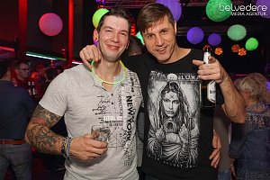 Wir bekennen Farbe! - so hieß das Motto der Nacht vom Samstag zu Sonntag im Nordhäuser Jugendclubhaus. Auf die Gäste wartete nicht nur jede Menge Licht, sondern auch jede Menge toller Musik. Wir haben wieder die Galerie für Sie zusammengestellt.