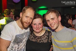 Wir bekennen Farbe! - so hieß das Motto der Nacht vom Samstag zu Sonntag im Nordhäuser Jugendclubhaus. Auf die Gäste wartete nicht nur jede Menge Licht, sondern auch jede Menge toller Musik. Wir haben wieder die Galerie für Sie zusammengestellt.