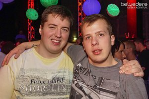 Wir bekennen Farbe! - so hieß das Motto der Nacht vom Samstag zu Sonntag im Nordhäuser Jugendclubhaus. Auf die Gäste wartete nicht nur jede Menge Licht, sondern auch jede Menge toller Musik. Wir haben wieder die Galerie für Sie zusammengestellt.