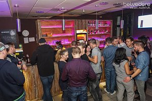 Wir bekennen Farbe! - so hieß das Motto der Nacht vom Samstag zu Sonntag im Nordhäuser Jugendclubhaus. Auf die Gäste wartete nicht nur jede Menge Licht, sondern auch jede Menge toller Musik. Wir haben wieder die Galerie für Sie zusammengestellt.