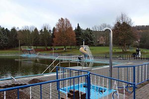 Schwimmbad auf Winter vorbereitet