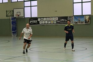Titelverteidiger klar erfolgreich