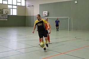 Titelverteidiger klar erfolgreich