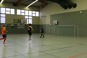 Titelverteidiger klar erfolgreich