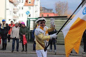 N&auml;rrinnen und Narren zogen durch die Stadt (1)  Beim gr&ouml;&szlig;ten Rosenmontagsumzug im Norden Th&uuml;ringens der heute am Vormittag auf der bekannten Route durch Sondershausen zog, war wie in den letzten Jahren  ein gro&szlig;er Publikumsmagnet...   Die Sondersh&auml;user Narren und Jecken haben auch 2017 den Rosenmontag wieder fr&ouml;hlich und beschwingt mit ihrem Umzug durch die Stadt zu einem H&ouml;hepunkt gemacht und auf
