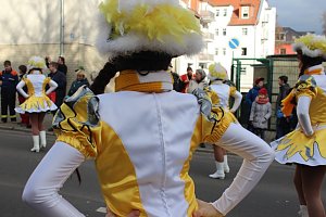 N&auml;rrinnen und Narren zogen durch die Stadt (1)  Beim gr&ouml;&szlig;ten Rosenmontagsumzug im Norden Th&uuml;ringens der heute am Vormittag auf der bekannten Route durch Sondershausen zog, war wie in den letzten Jahren  ein gro&szlig;er Publikumsmagnet...   Die Sondersh&auml;user Narren und Jecken haben auch 2017 den Rosenmontag wieder fr&ouml;hlich und beschwingt mit ihrem Umzug durch die Stadt zu einem H&ouml;hepunkt gemacht und auf