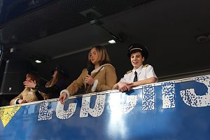 N&auml;rrinnen und Narren zogen durch die Stadt (1)  Beim gr&ouml;&szlig;ten Rosenmontagsumzug im Norden Th&uuml;ringens der heute am Vormittag auf der bekannten Route durch Sondershausen zog, war wie in den letzten Jahren  ein gro&szlig;er Publikumsmagnet...   Die Sondersh&auml;user Narren und Jecken haben auch 2017 den Rosenmontag wieder fr&ouml;hlich und beschwingt mit ihrem Umzug durch die Stadt zu einem H&ouml;hepunkt gemacht und auf