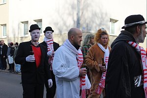 N&auml;rrinnen und Narren zogen durch die Stadt (1)  Beim gr&ouml;&szlig;ten Rosenmontagsumzug im Norden Th&uuml;ringens der heute am Vormittag auf der bekannten Route durch Sondershausen zog, war wie in den letzten Jahren  ein gro&szlig;er Publikumsmagnet...   Die Sondersh&auml;user Narren und Jecken haben auch 2017 den Rosenmontag wieder fr&ouml;hlich und beschwingt mit ihrem Umzug durch die Stadt zu einem H&ouml;hepunkt gemacht und auf