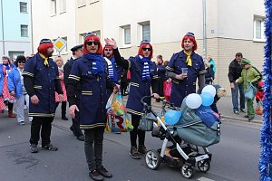 N&auml;rrinnen und Narren zogen durch die Stadt (1)  Beim gr&ouml;&szlig;ten Rosenmontagsumzug im Norden Th&uuml;ringens der heute am Vormittag auf der bekannten Route durch Sondershausen zog, war wie in den letzten Jahren  ein gro&szlig;er Publikumsmagnet...   Die Sondersh&auml;user Narren und Jecken haben auch 2017 den Rosenmontag wieder fr&ouml;hlich und beschwingt mit ihrem Umzug durch die Stadt zu einem H&ouml;hepunkt gemacht und auf
