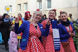 N&auml;rrinnen und Narren zogen durch die Stadt (1)  Beim gr&ouml;&szlig;ten Rosenmontagsumzug im Norden Th&uuml;ringens der heute am Vormittag auf der bekannten Route durch Sondershausen zog, war wie in den letzten Jahren  ein gro&szlig;er Publikumsmagnet...   Die Sondersh&auml;user Narren und Jecken haben auch 2017 den Rosenmontag wieder fr&ouml;hlich und beschwingt mit ihrem Umzug durch die Stadt zu einem H&ouml;hepunkt gemacht und auf